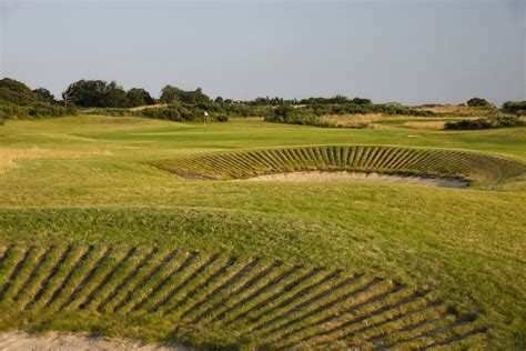 The Links 27 .